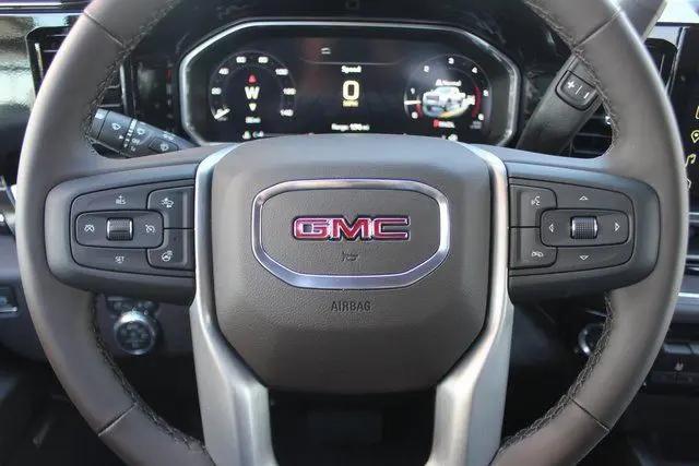 2026 GMC Sierra 2500HD Crew Cab, Standard Bed, SLT, 4WD