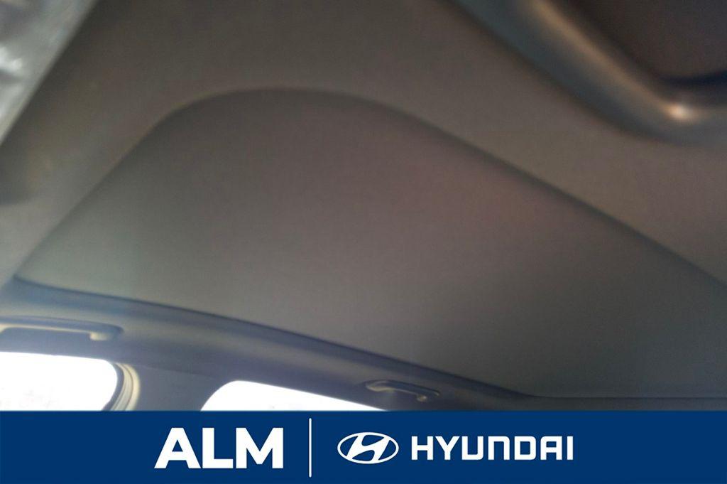 New 2026 Gray HYUNDAI Limited FWD image 16