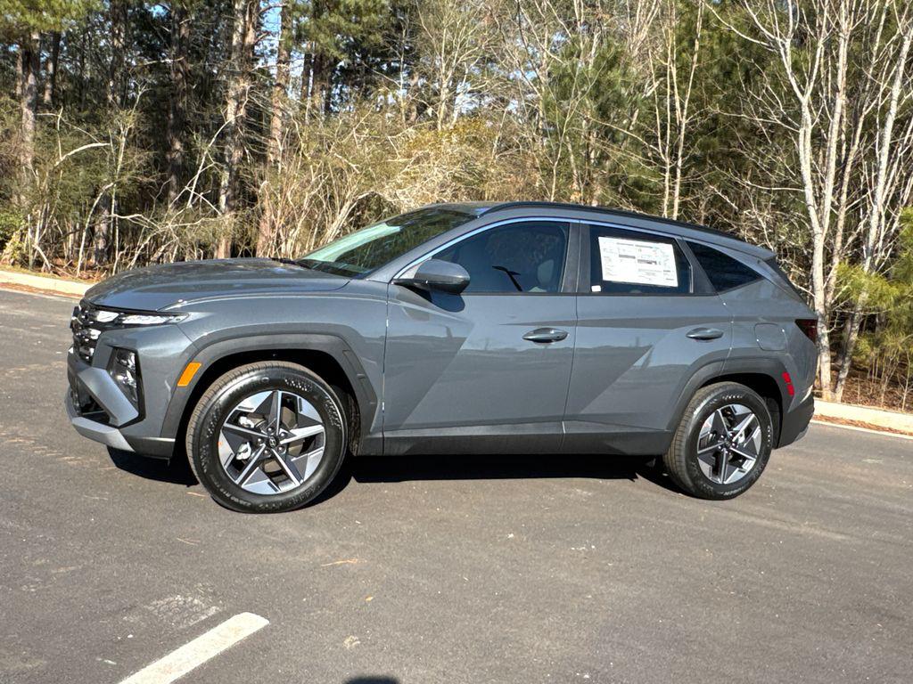 New 2026 Gray HYUNDAI SEL FWD image 2