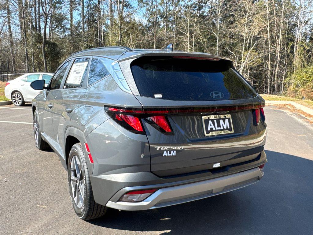 New 2026 Gray HYUNDAI SEL FWD image 4