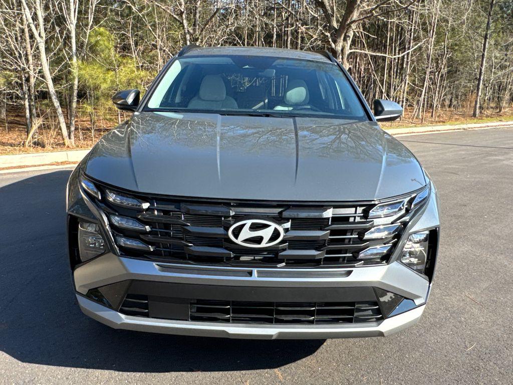 New 2026 Gray HYUNDAI SEL FWD image 9