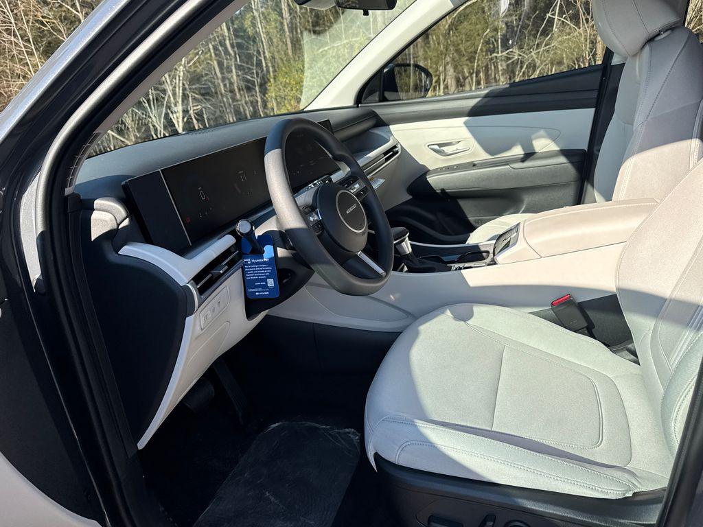 New 2026 Gray HYUNDAI SEL FWD image 10