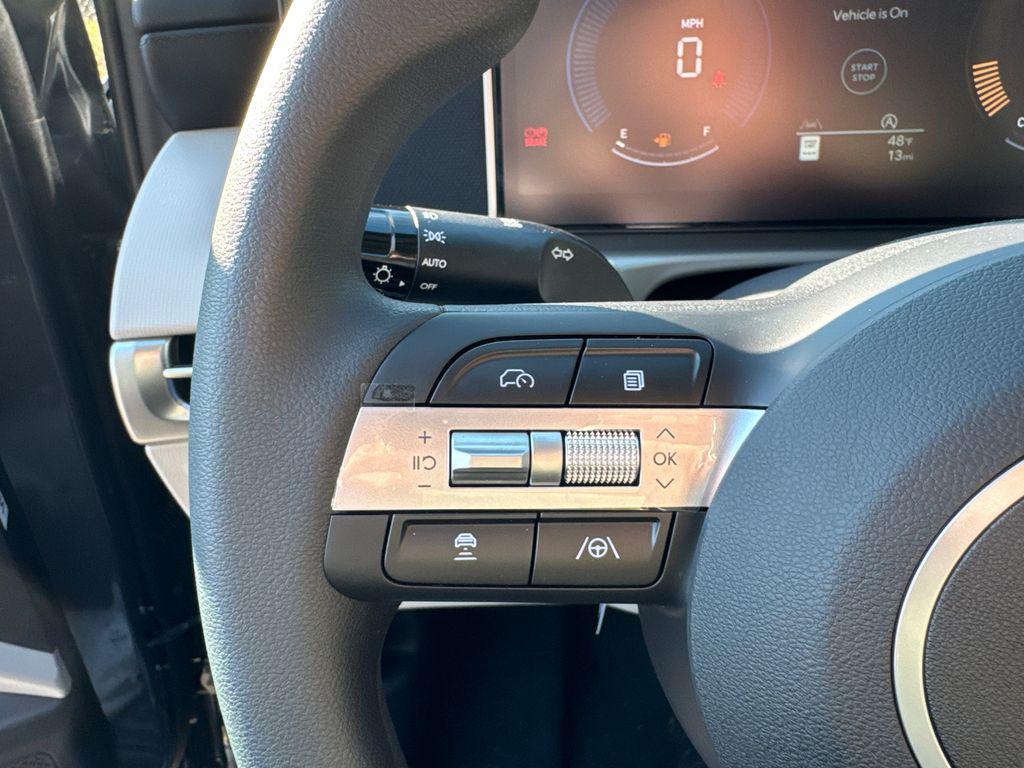 New 2026 Gray HYUNDAI SEL FWD image 16
