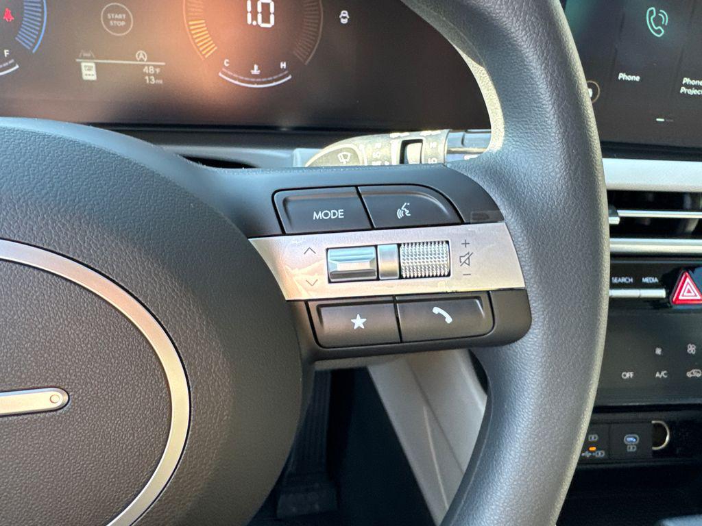 New 2026 Gray HYUNDAI SEL FWD image 17