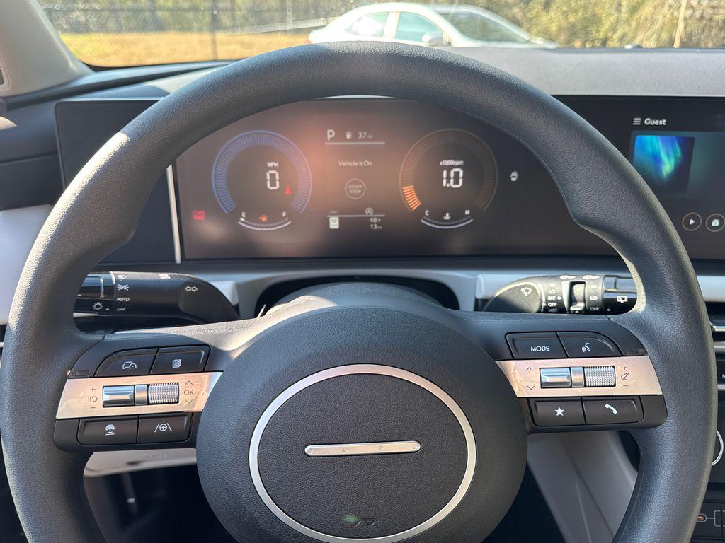 New 2026 Gray HYUNDAI SEL FWD image 18