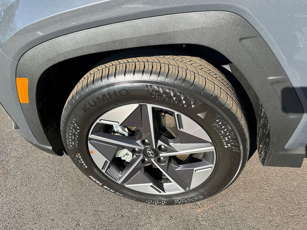 New 2026 Gray HYUNDAI SEL FWD image 23