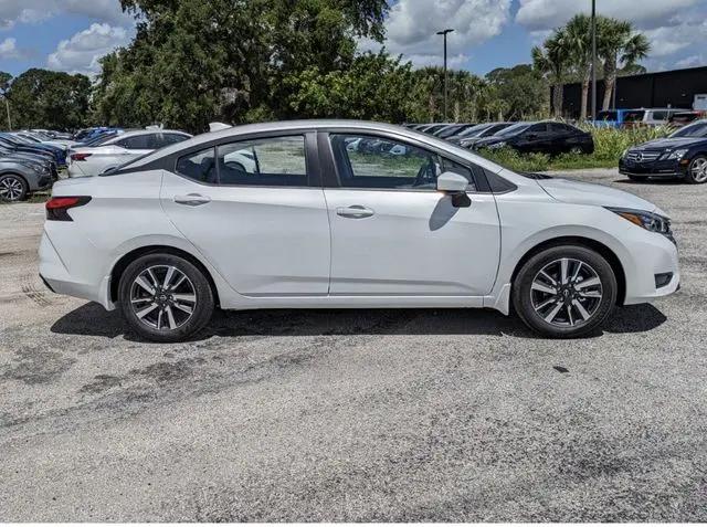 2025 Nissan Versa 1.6 SR