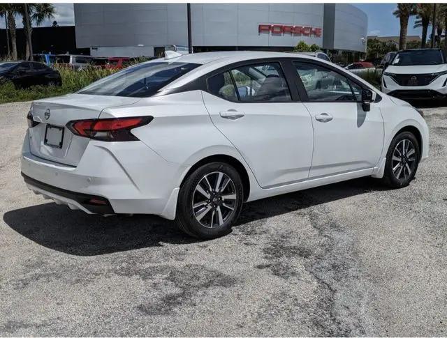 2025 Nissan Versa 1.6 SR