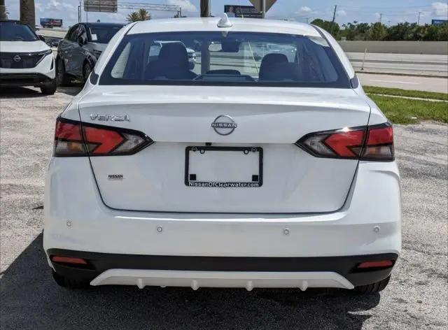 2025 Nissan Versa 1.6 SR