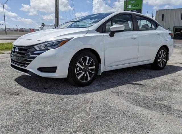 2025 Nissan Versa 1.6 SR