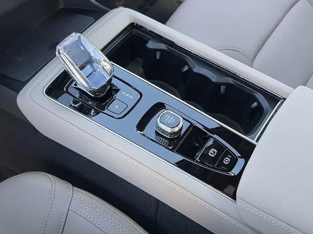 2026 Volvo XC90 Plus, B6 AWD Gas (mild hybrid), Gasoline, Bright, 7 Seats