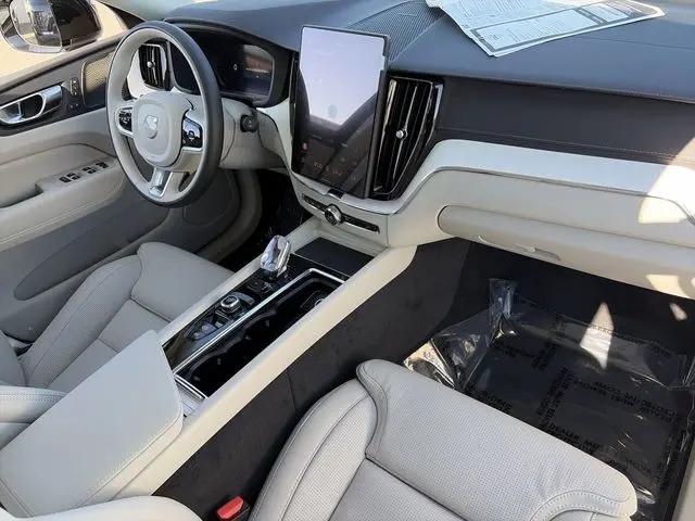 2026 Volvo XC60 B5 Ultra