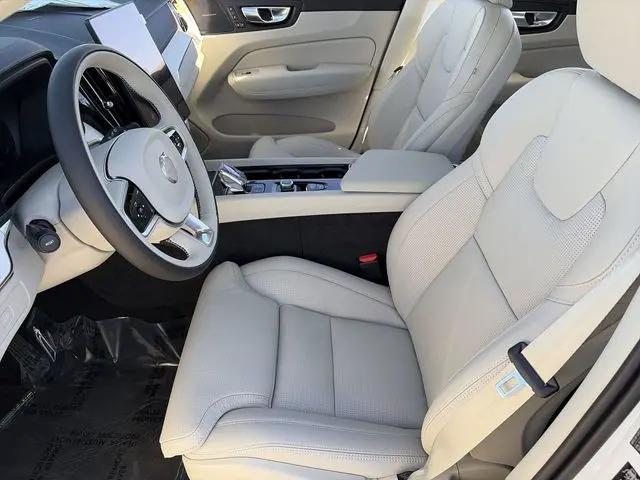 2026 Volvo XC60 B5 Ultra