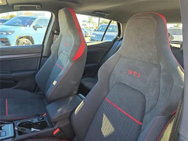 2026 Volkswagen Golf GTI SE