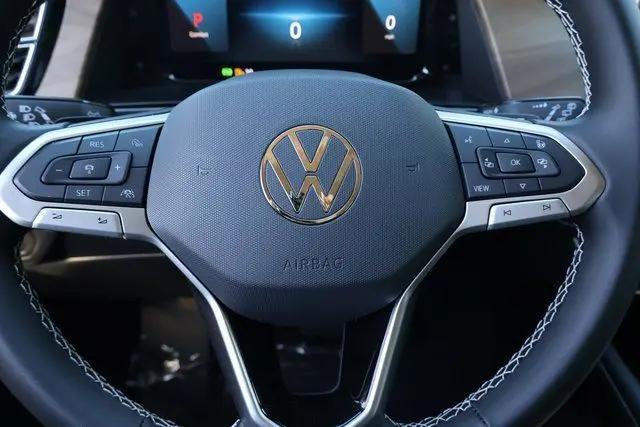 2026 Volkswagen Atlas SE with Technology