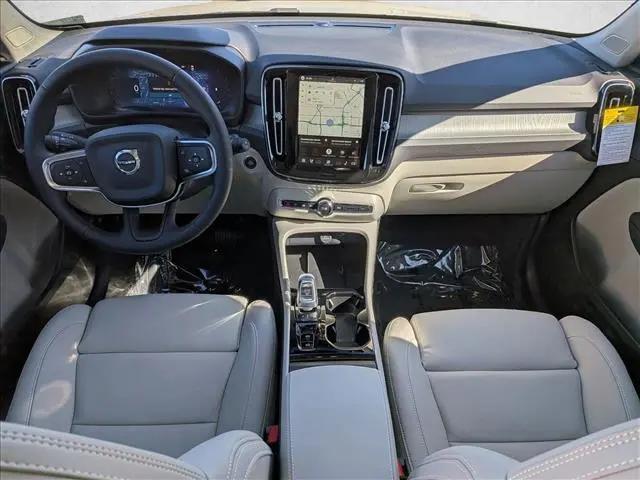 2026 Volvo XC40 Plus, B5 AWD Gas (mild hybrid), Dark