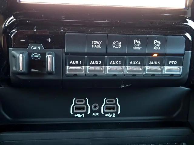 2026 Ram 3500 Tradesman/Big Horn