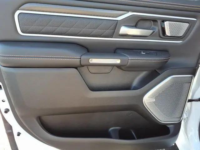 2026 Ram 1500 Tungsten Crew Cab 4x4 5'7" Box