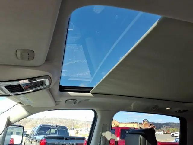 2026 Ram 1500 Tungsten Crew Cab 4x4 5'7" Box