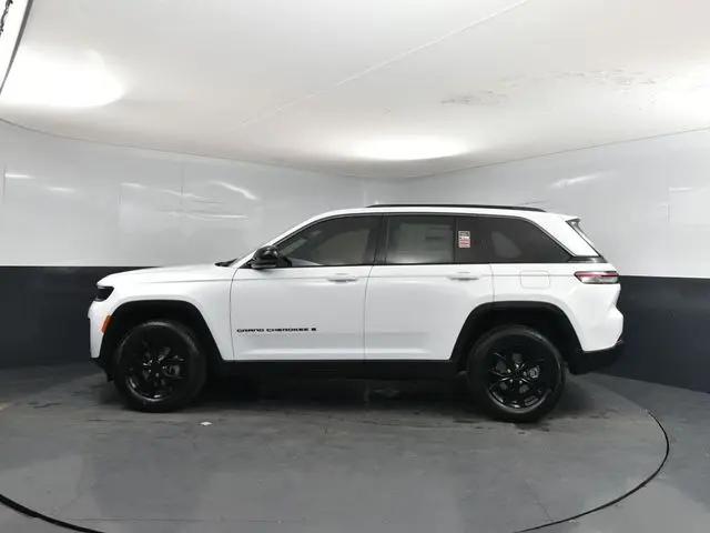 2026 Jeep Grand Cherokee Altitude 4x4
