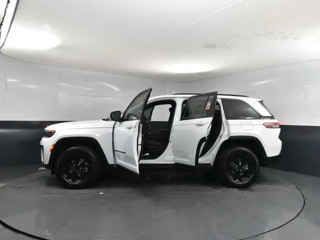 2026 Jeep Grand Cherokee Altitude 4x4