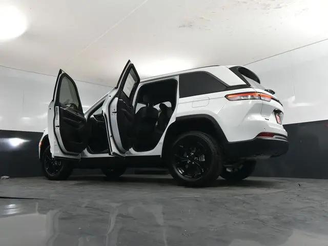 2026 Jeep Grand Cherokee Altitude 4x4