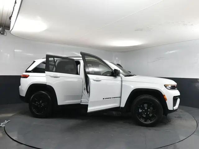 2026 Jeep Grand Cherokee Altitude 4x4