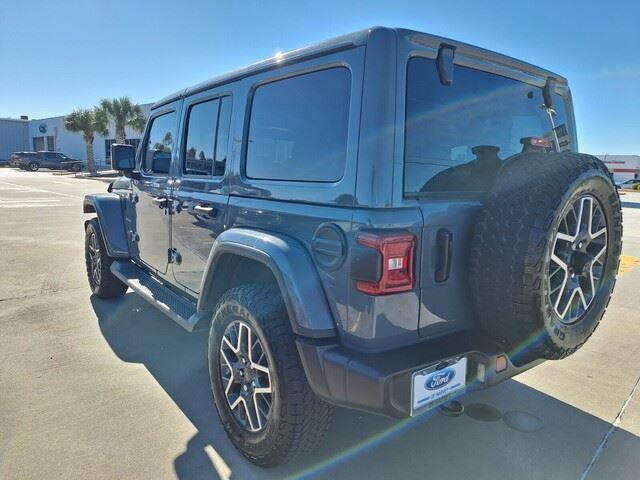 2024 Jeep Wrangler 4-Door Sahara 4x4