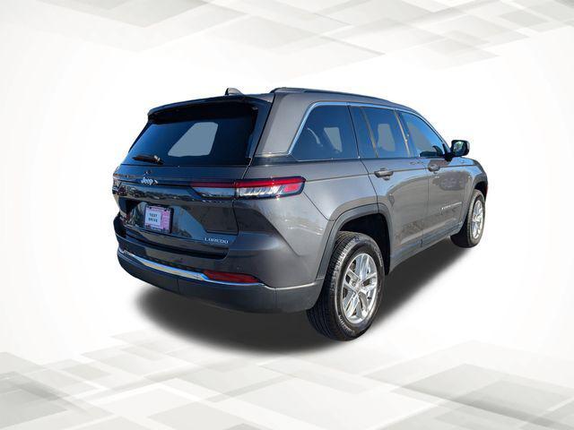 2025 Jeep Grand Cherokee Laredo X 4x4