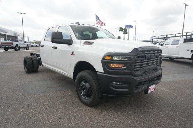 2026 RAM Ram 3500 Chassis Cab RAM 3500 TRADESMAN CREW CAB CHASSIS 4X4 60 CA 2026 RAM Ram 3500 Chassis Cab RAM 3500 TRADESMAN CREW CAB CHASSIS 4X4 60 CA