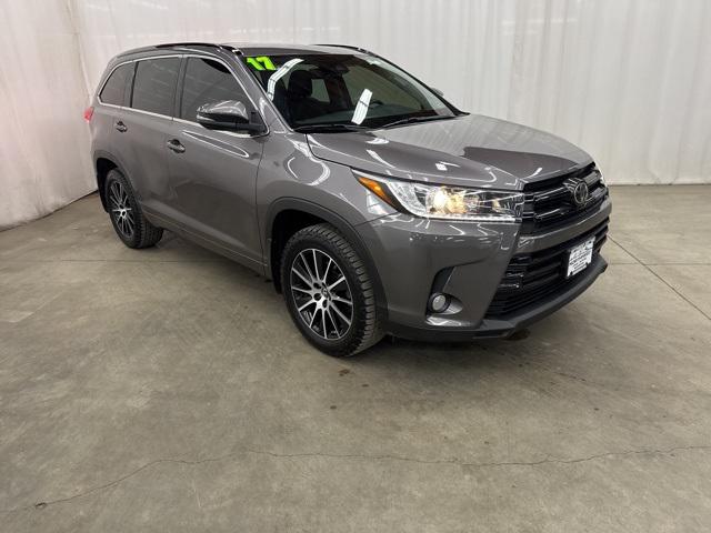 2017 Toyota Highlander SE