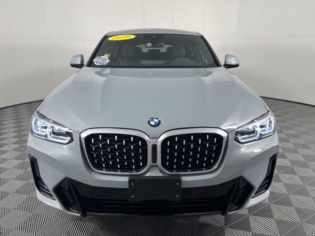 2025 BMW X4 xDrive30i