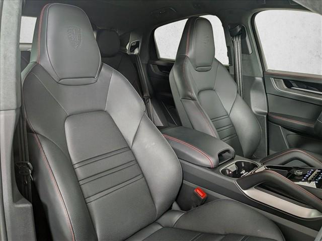2026 Porsche Cayenne E-Hybrid Turbo