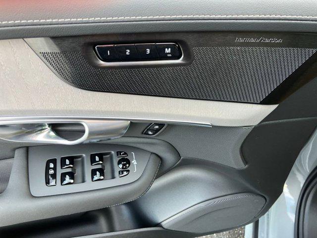 2026 Volvo XC90 Plug-In Hybrid Ultra Dark Theme, T8 AWD, Electric/Gasoline, 6 Seats