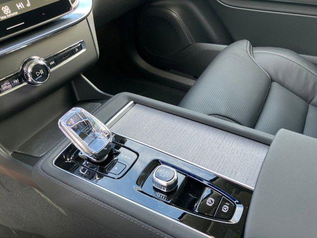 2026 Volvo XC90 Plug-In Hybrid Ultra Dark Theme, T8 AWD, Electric/Gasoline, 6 Seats