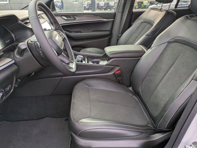 2026 Jeep Grand Cherokee Altitude 4x2