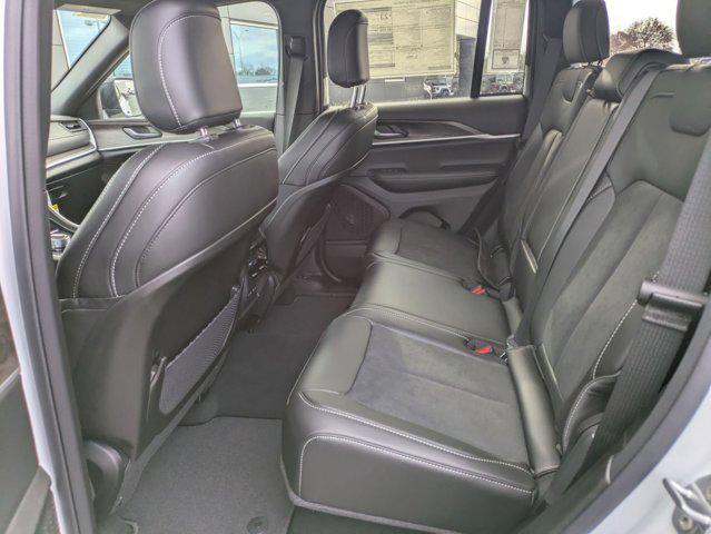 2026 Jeep Grand Cherokee Altitude 4x2