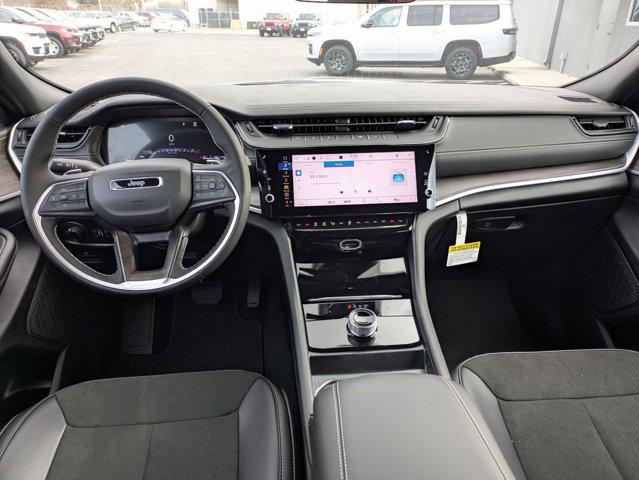 2026 Jeep Grand Cherokee Altitude 4x2