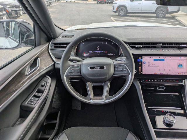 2026 Jeep Grand Cherokee Altitude 4x2