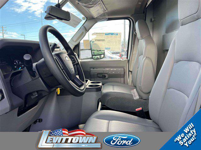 2026 Ford E-450 Cutaway 2026 FORD E-450 CUTAWAY CHASSIS DRW 2DR 158 WB HD