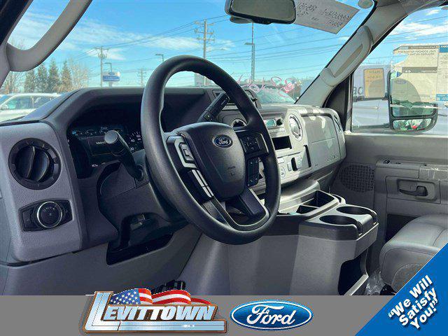2026 Ford E-450 Cutaway 2026 FORD E-450 CUTAWAY CHASSIS DRW 2DR 158 WB HD