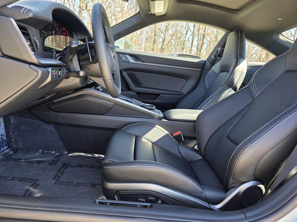 2026 Porsche 911 S - Photo 15