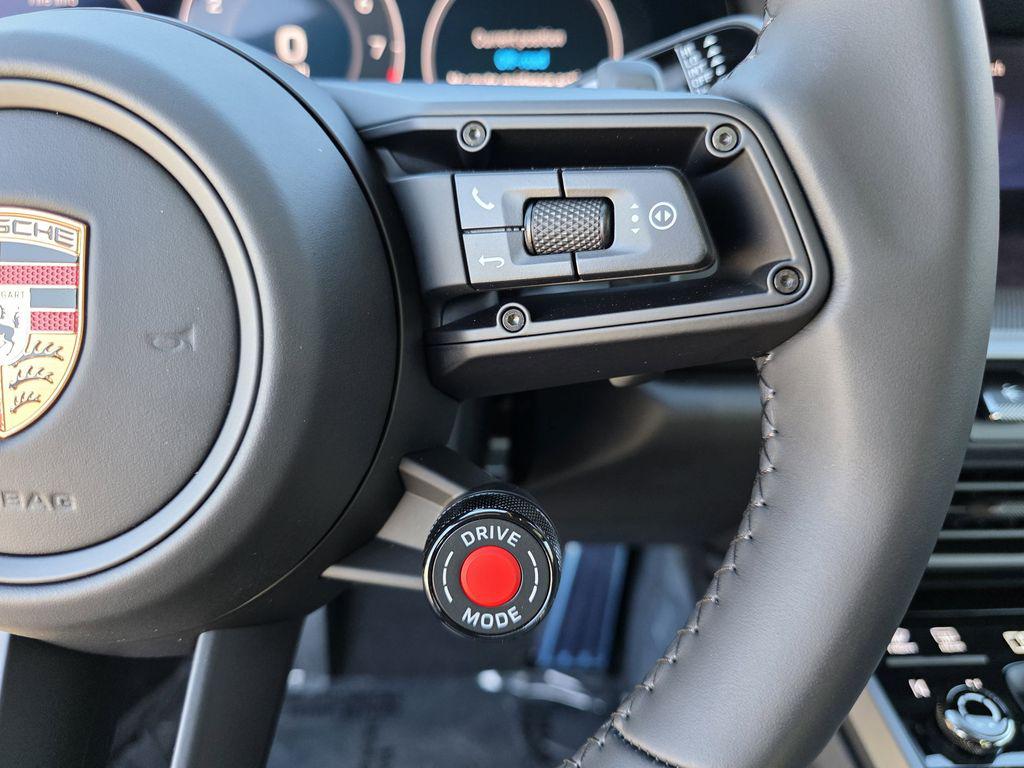 2026 Porsche 911 S - Photo 28