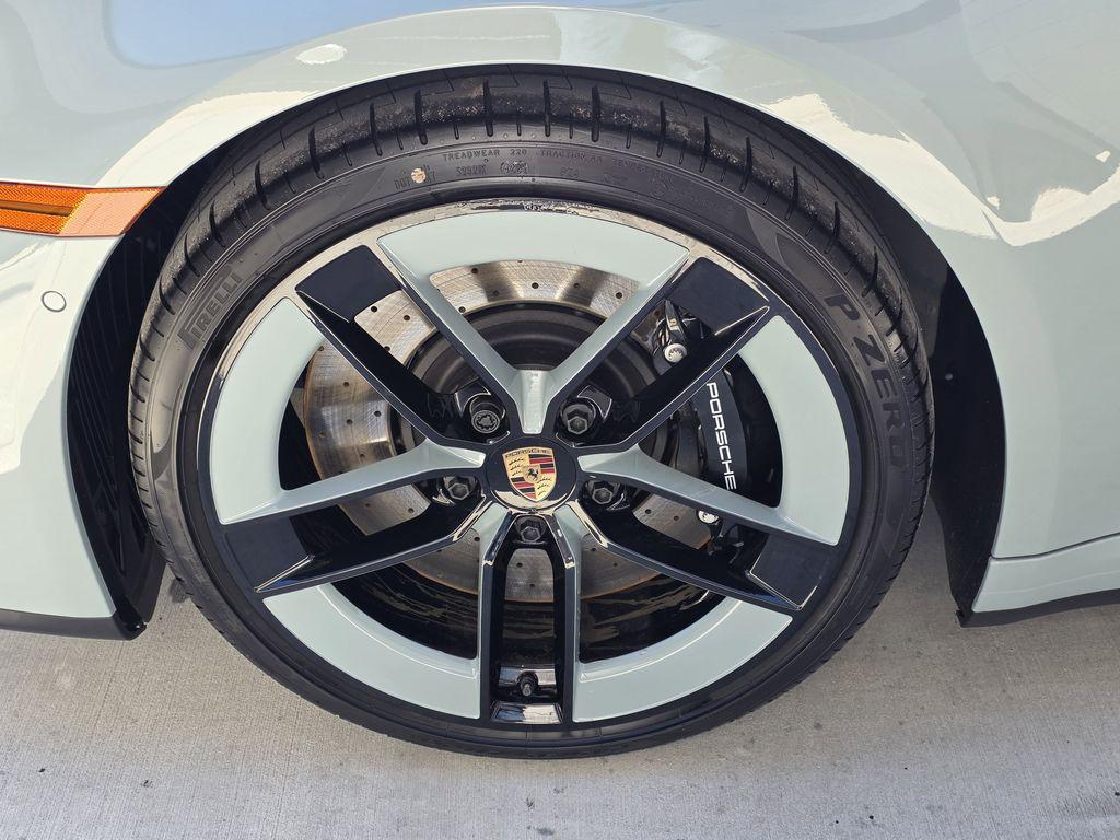 2026 Porsche 911 S - Photo 29