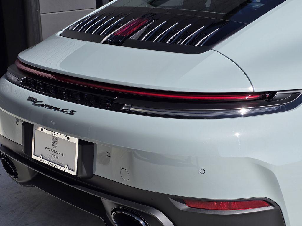 2026 Porsche 911 S - Photo 11