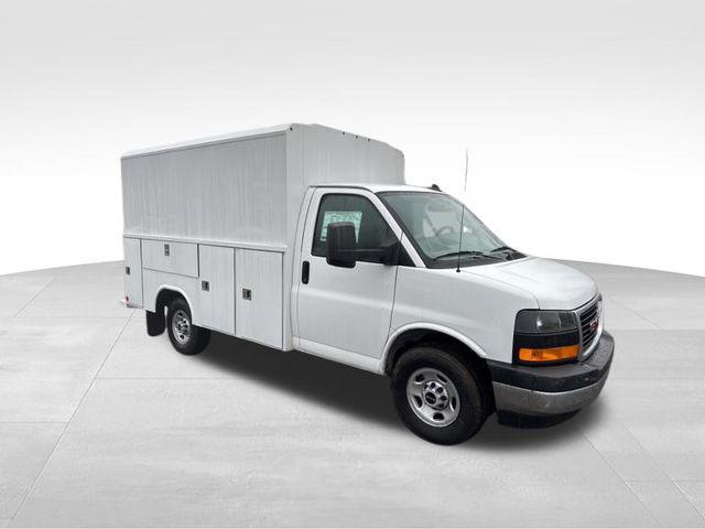 2025 GMC Savana Cutaway Work Van