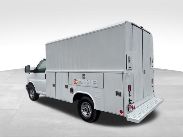 2025 GMC Savana Cutaway Work Van