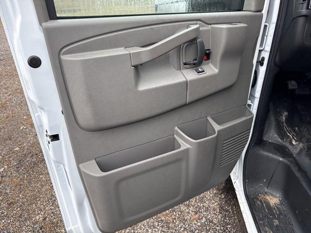 2025 GMC Savana Cutaway Work Van
