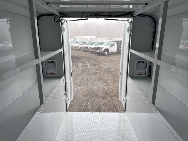 2025 GMC Savana Cutaway Work Van
