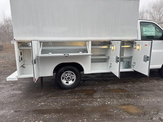 2025 GMC Savana Cutaway Work Van